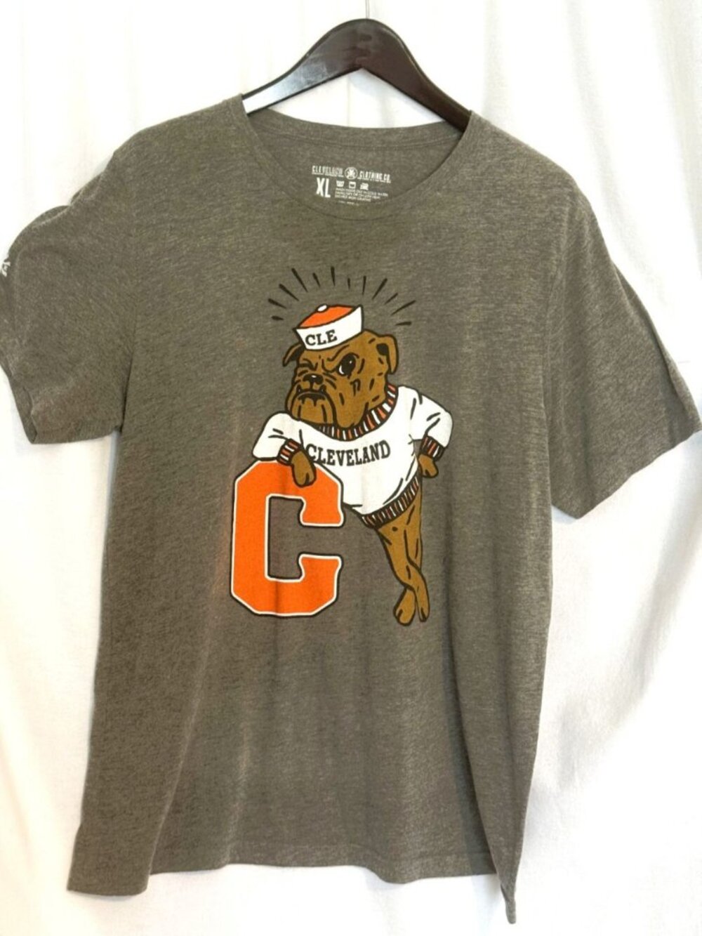 Cleveland Dog Pound Gray Men's short sleeve T-shirt w/Dog & C on Front, XL